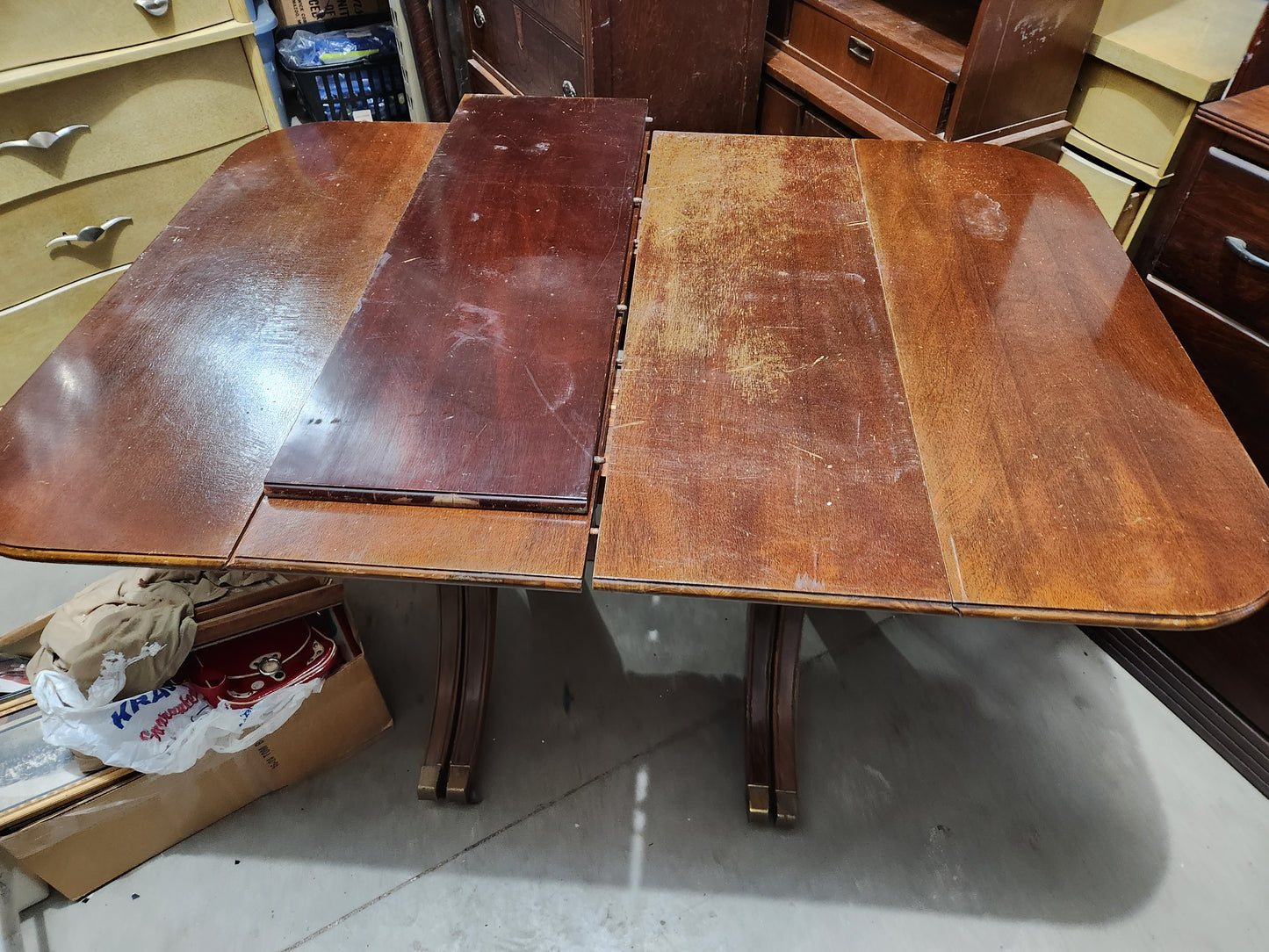 Vintage drop leaf table w/3 leaves