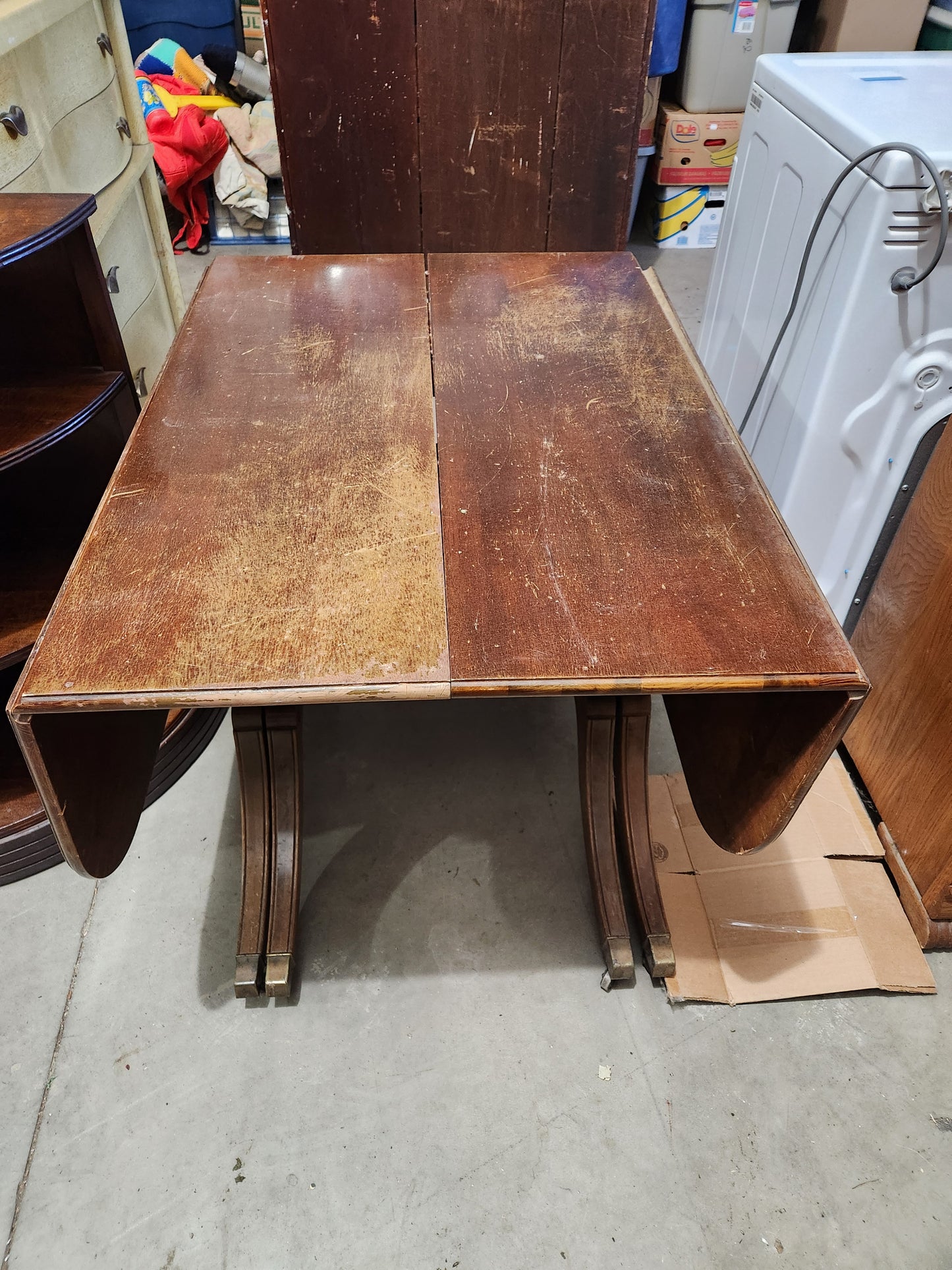 Vintage drop leaf table w/3 leaves