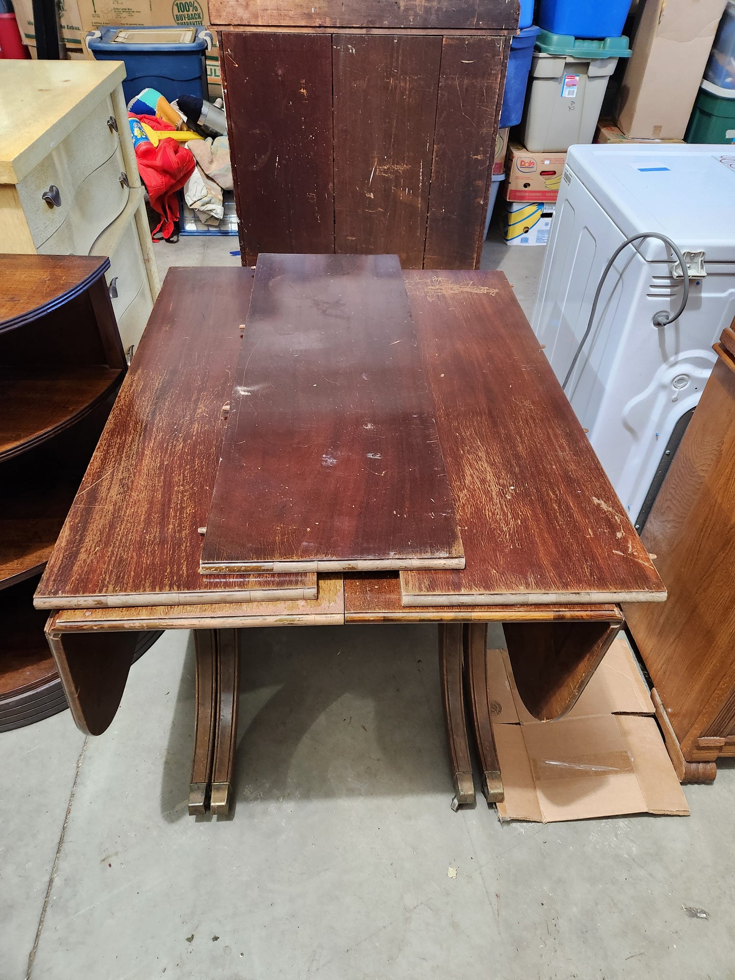 Vintage drop leaf table w/3 leaves